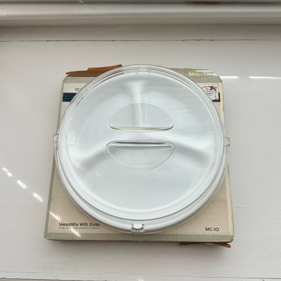 CORELLE by Corning Microwave Plus 10” Divided Plate/Plastic Cover. Vintage 1980s - Picture 3 of 6